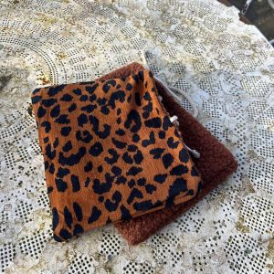 POCHETTE À LIVRE velours léopard